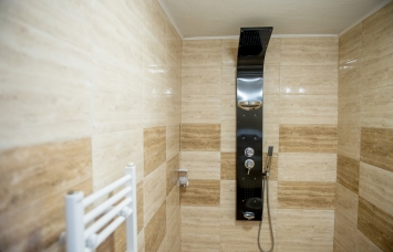Хидромасажен душ в банята